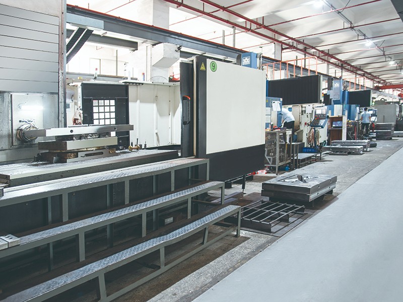 非标模胚加工车间